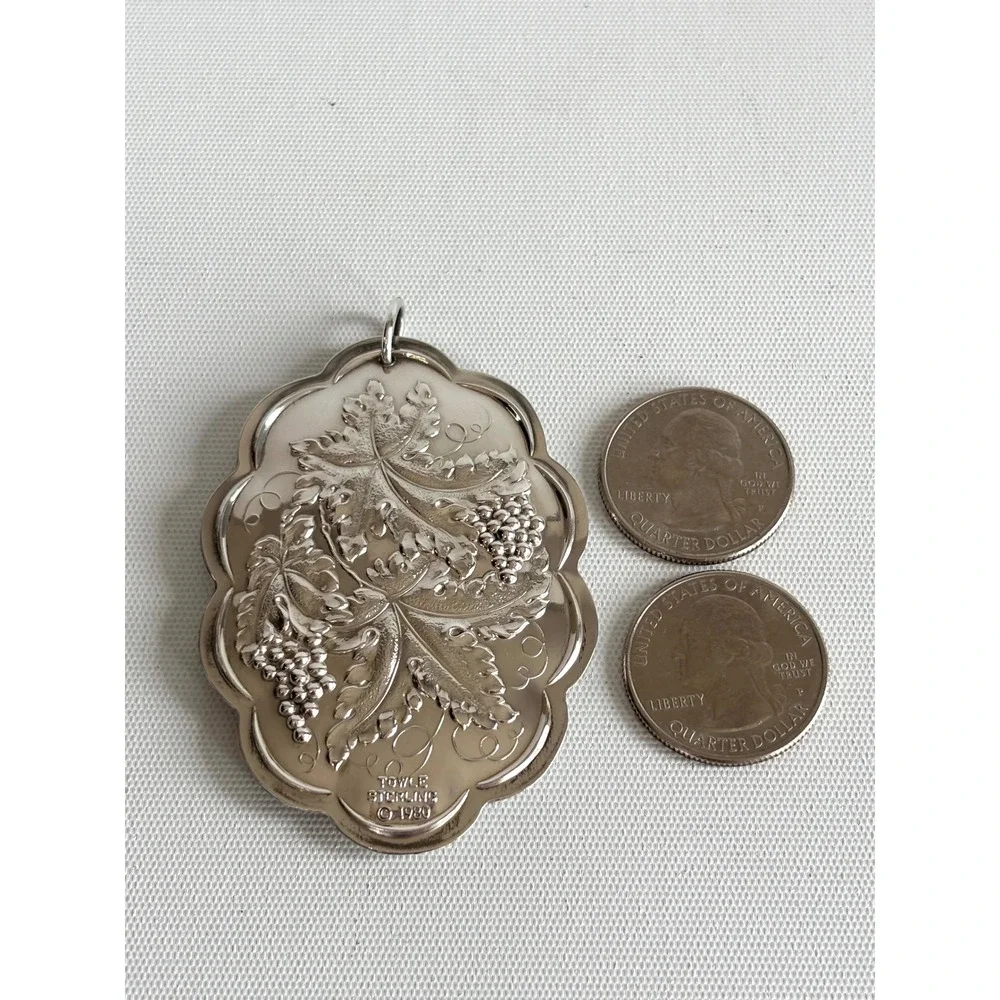Towle Sterling Silver 1980 Christmas Medallion Ten Lords A Leaping Ornament Box